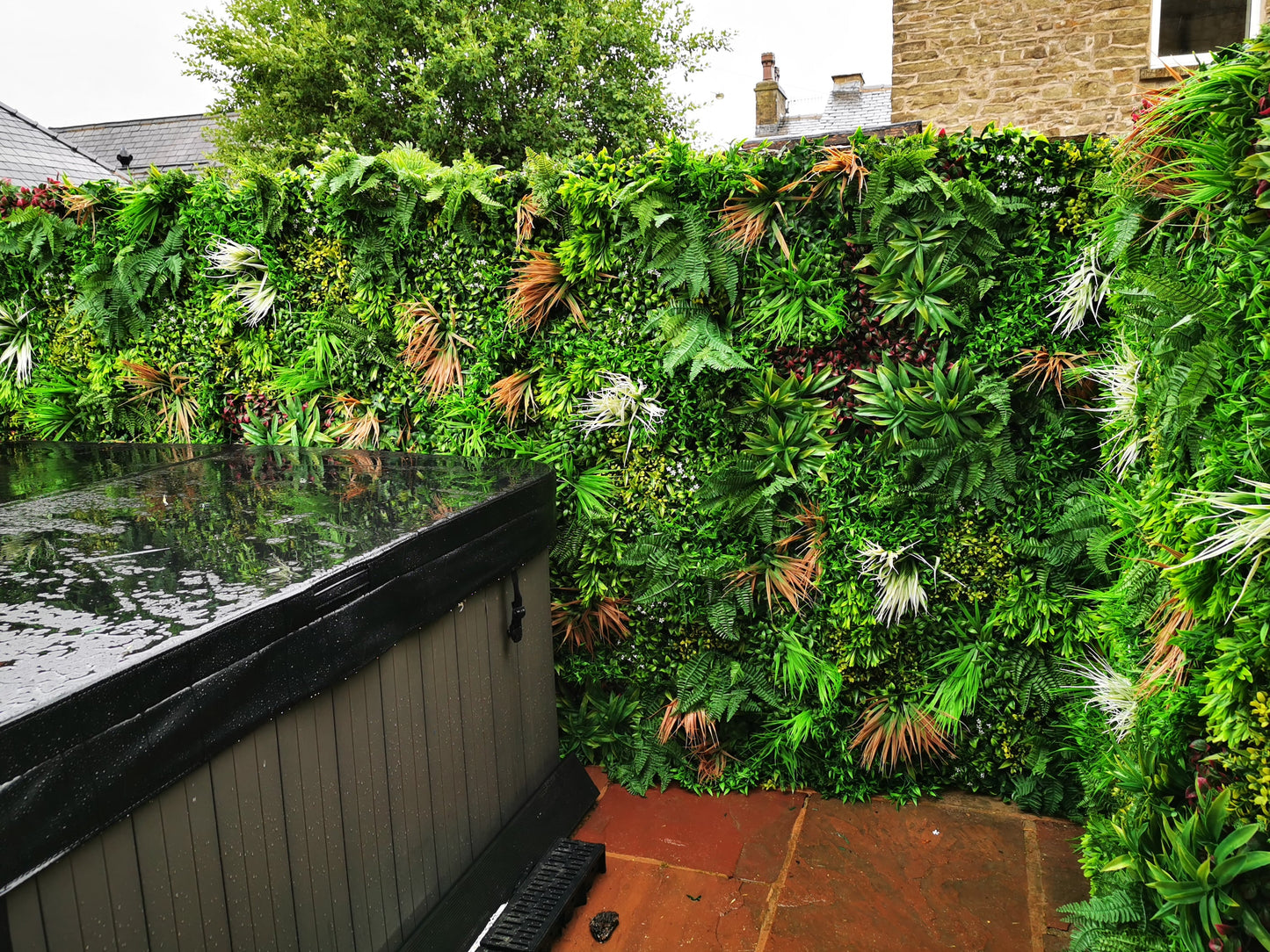 Artificial Green Wall Panel - 100x100cm Deluxe Hedge