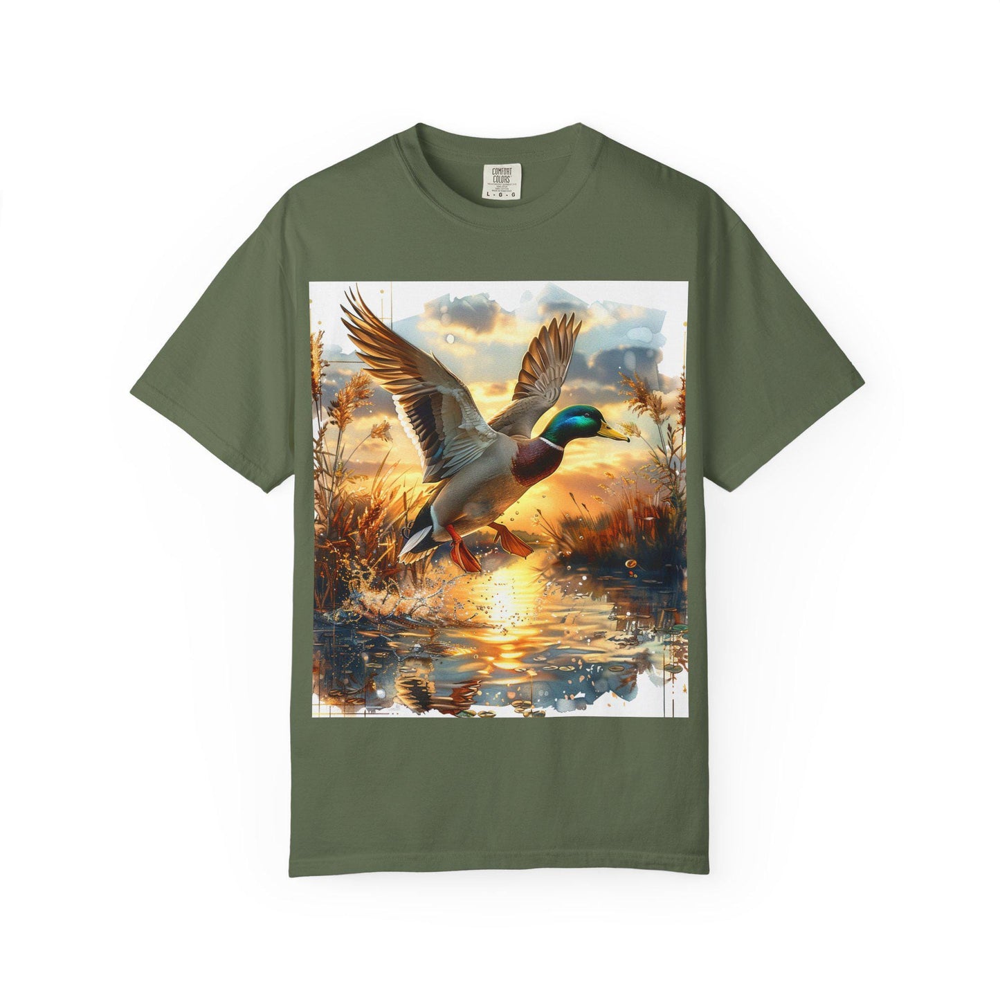Mallard Duck Hunting T-Shirt Unisex Garment-Dyed Graphic Tee for Nature Lovers & Outdoor Men women