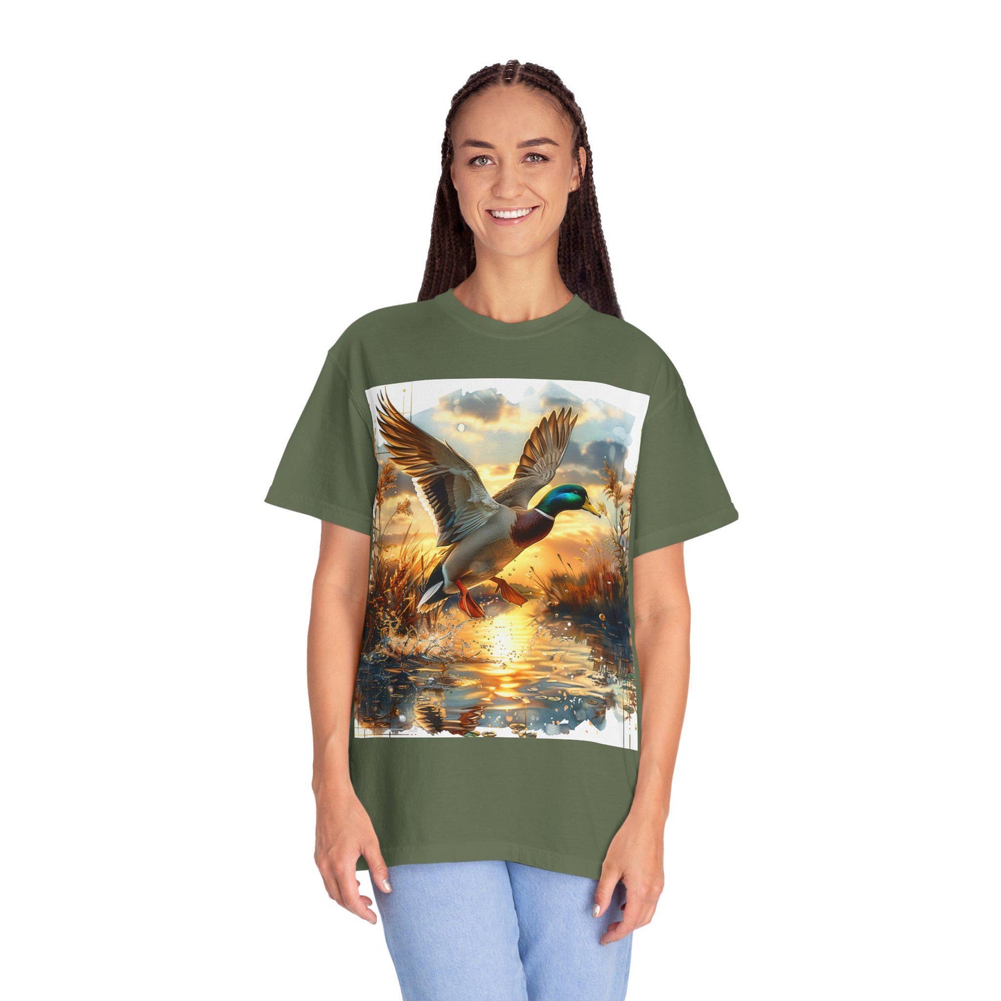 Mallard Duck Hunting T-Shirt Unisex Garment-Dyed Graphic Tee for Nature Lovers & Outdoor Men women