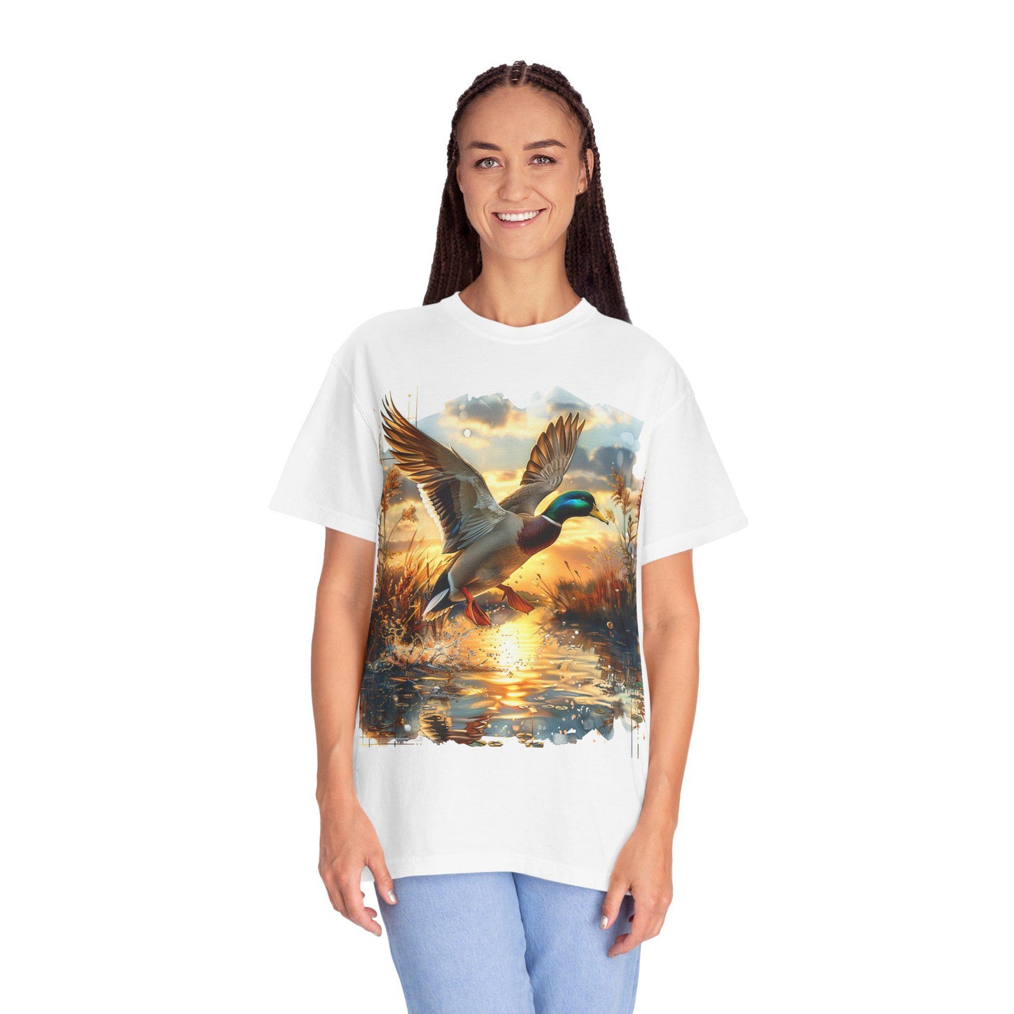 Mallard Duck Hunting T-Shirt Unisex Garment-Dyed Graphic Tee for Nature Lovers & Outdoor Men women