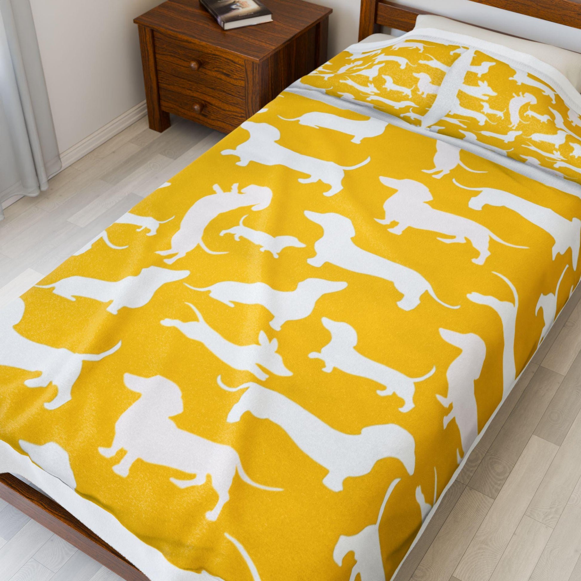 Dog Themed Velveteen Plush Blanket - Soft Cozy Gift for Pet Lovers & Animal Enthusiasts Home Decor - Toddcraft
