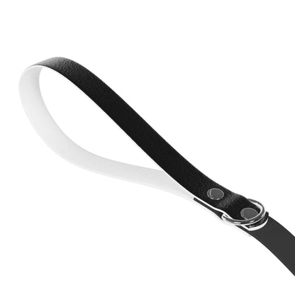 Custom dog leash with ergonomic handle, made of TPU and PVC, water-resistant and durable.