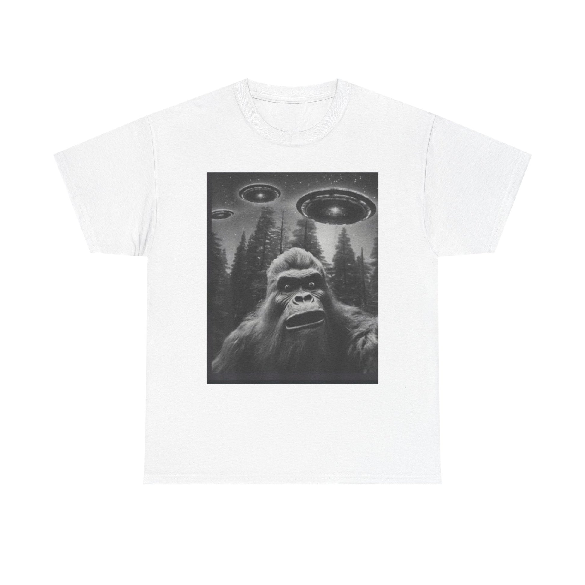Bigfoot and flying saucers Unisex Heavy Cotton Tee - Size Variants ET - Toddcraft
