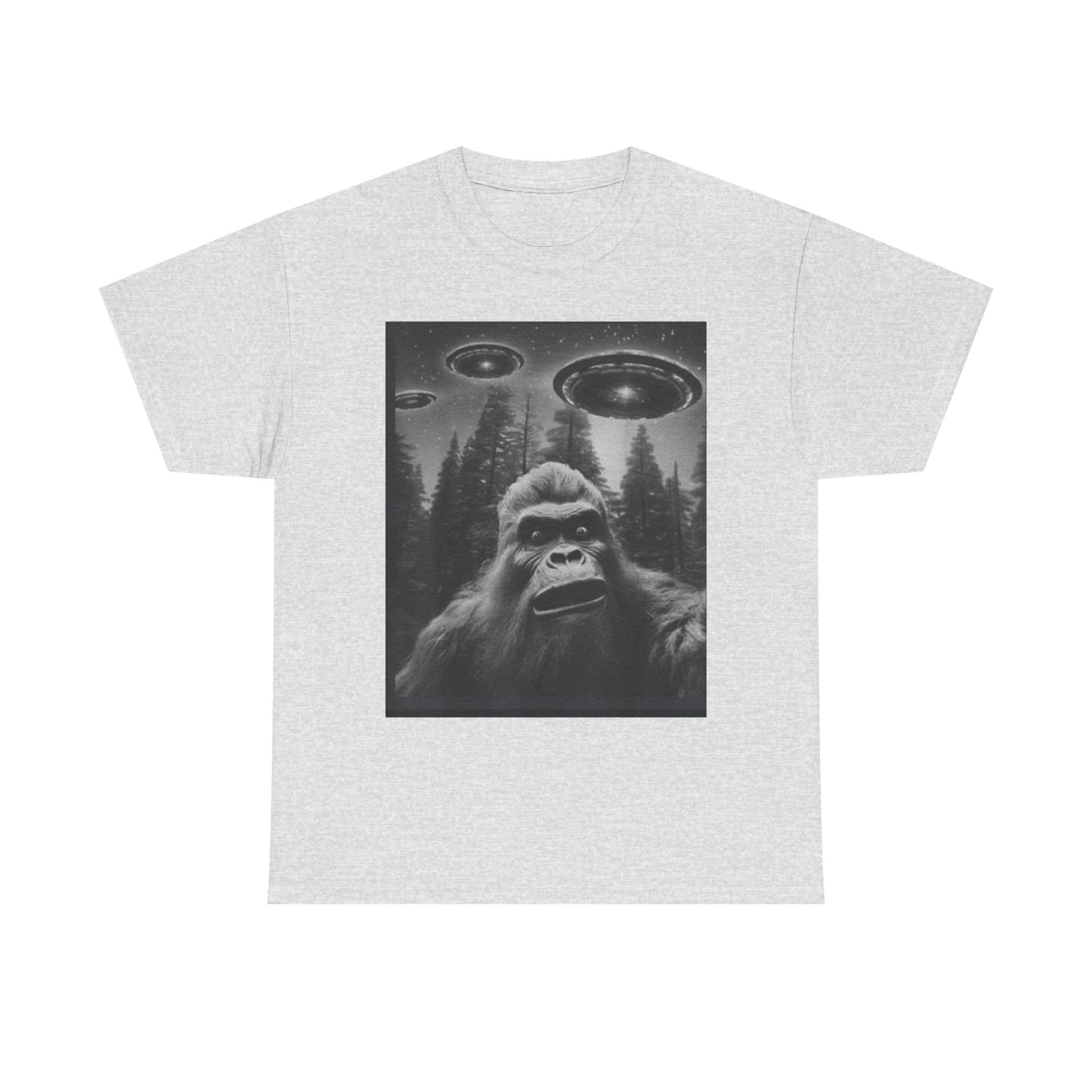 Bigfoot and flying saucers Unisex Heavy Cotton Tee - Size Variants ET - Toddcraft