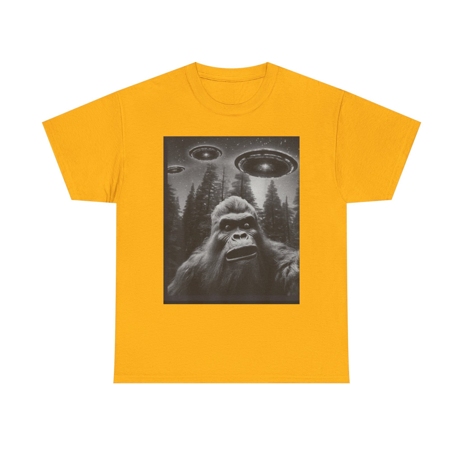 Bigfoot and flying saucers Unisex Heavy Cotton Tee - Size Variants ET - Toddcraft